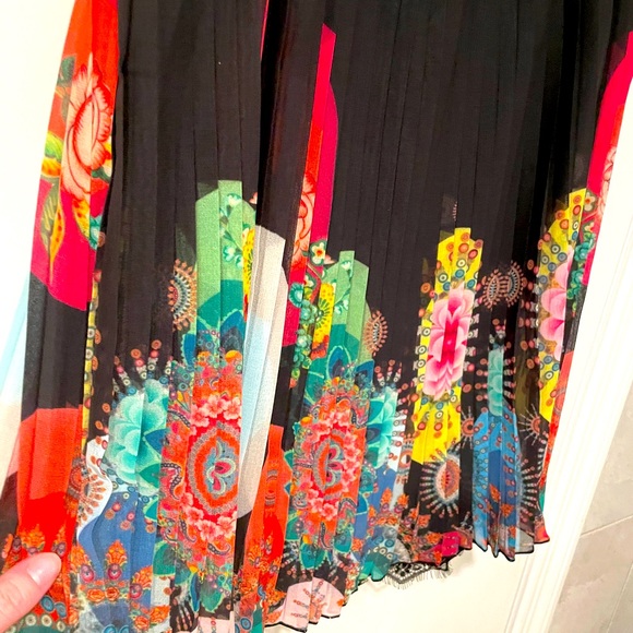 Desigual Pleated Hutton Skirt with Lace - LIKE NEW - Picture 7 of 11